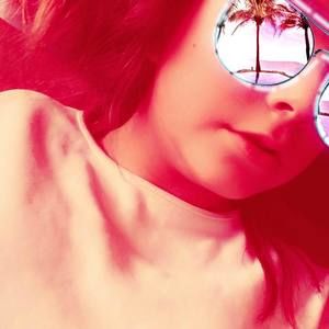 Meet your Posher, Abbi